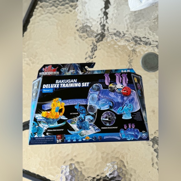 Bakugan Deluxe Training Playset with Special Attack Mantid, Dragonoid, and Octog - Picture 14 of 15